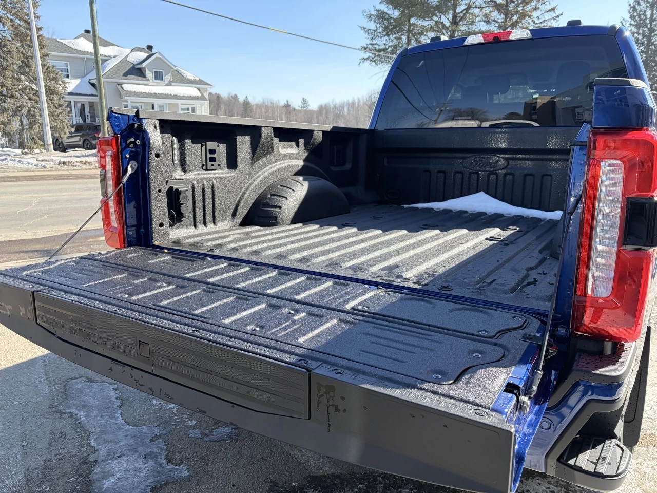 2026 Ford F-250 Super Duty XLT https://www.st-norbertford.com/resize/b990ff35b810a3abc0cc817b2ca24889-1
