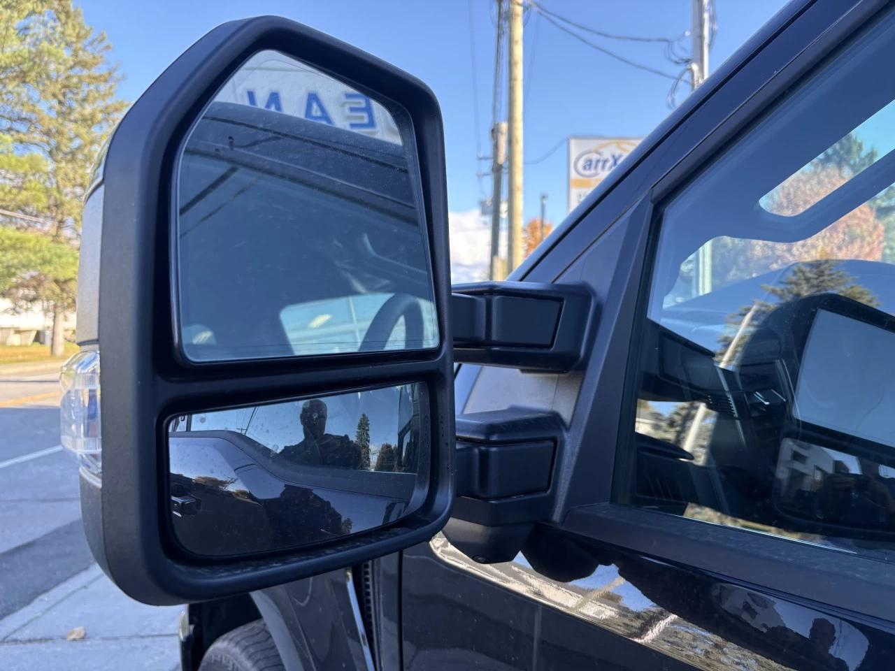 2026 Ford F-150 LARIAT Main Image