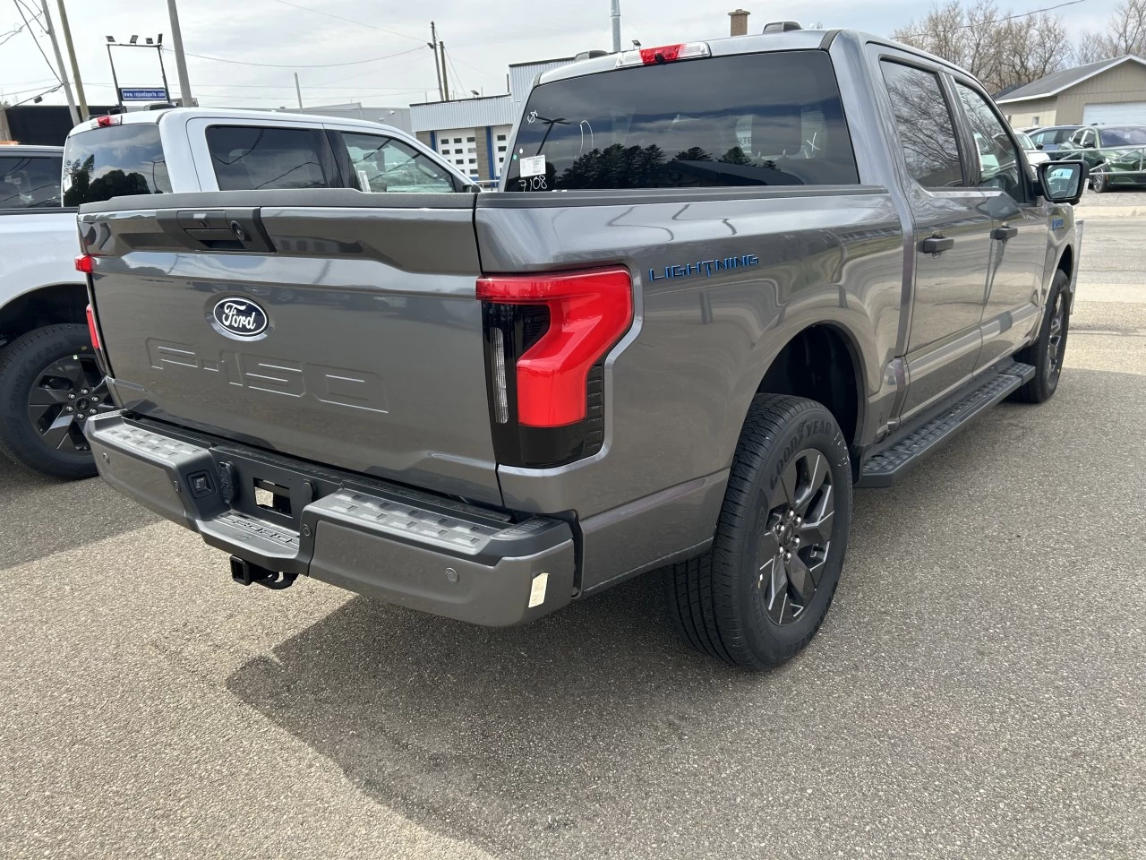 2024 Ford F-150 Lightning XLT 4x4 https://www.st-norbertford.com/resize/b990ff35b810a3abc0cc817b2ca24889-1