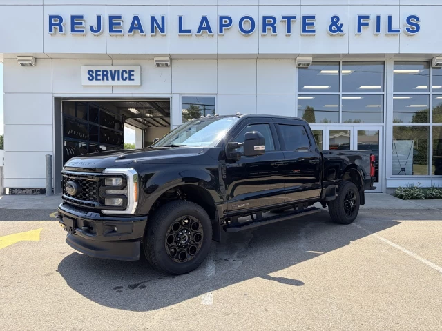 Ford F-250 Super Duty LARIAT 4X4 CREWCAB TOIT OUVRANT CUIR V8 DIESEL 2025