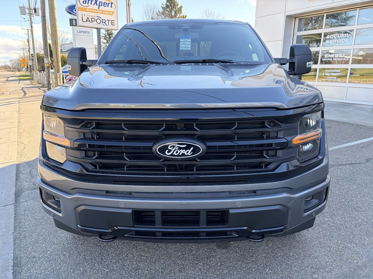 2025 Ford F-150 XLT Main Image