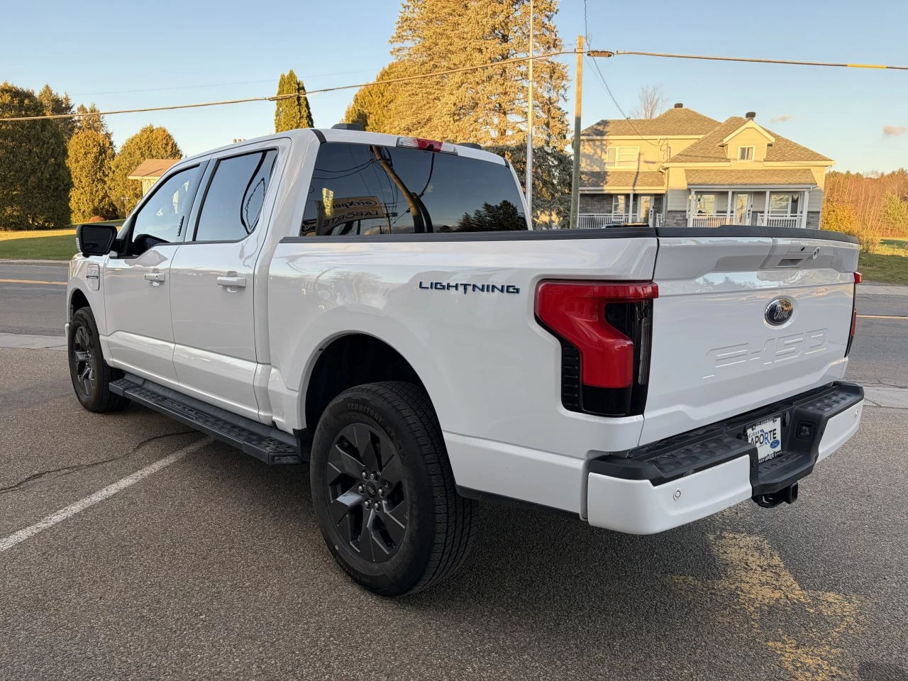 2023 Ford F-150 Lightning XLT Extended Range 131 KWH https://www.st-norbertford.com/resize/b990ff35b810a3abc0cc817b2ca24889-1