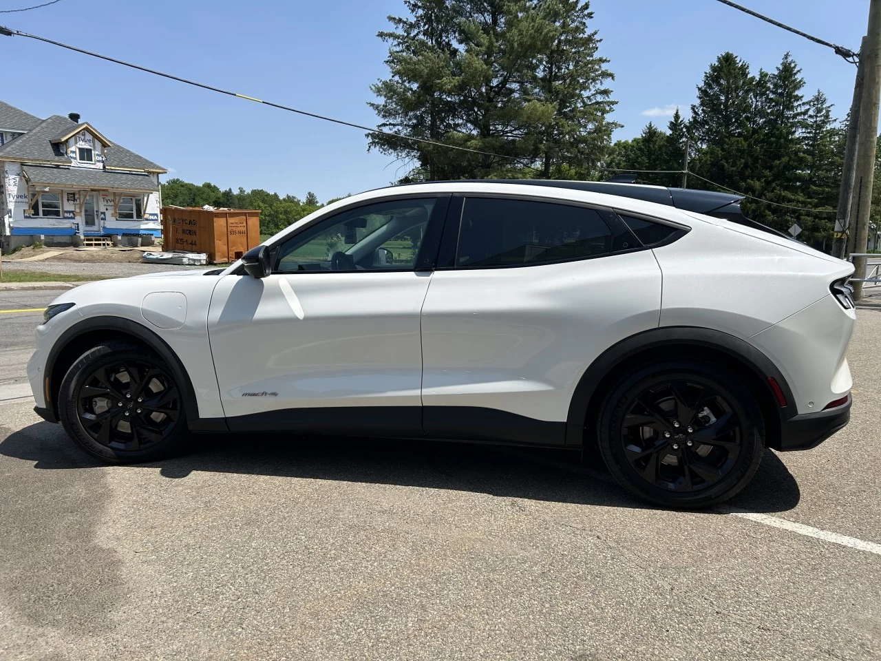 2024 Ford Mustang Mach-E Select AWD https://www.st-norbertford.com/resize/b990ff35b810a3abc0cc817b2ca24889-1