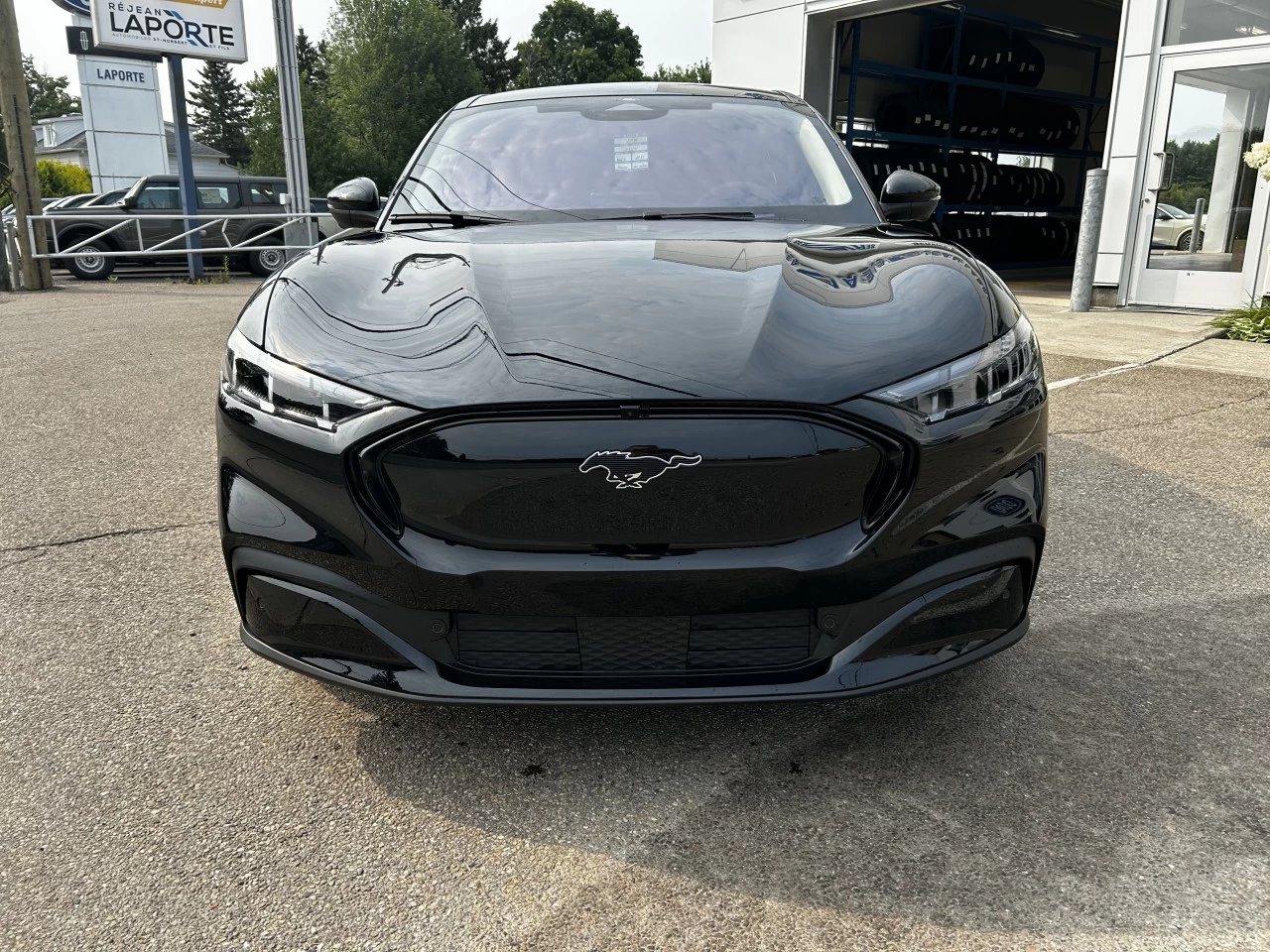 2026 Ford Mustang Mach-E PREMIUM AWD https://www.st-norbertford.com/resize/b990ff35b810a3abc0cc817b2ca24889-1