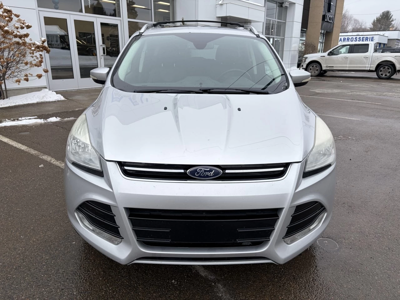 2015 Ford Escape Titanium AWD CUIR TOIT PANO BLUETOOTH SIEGES CHAUFFANTS Image principale