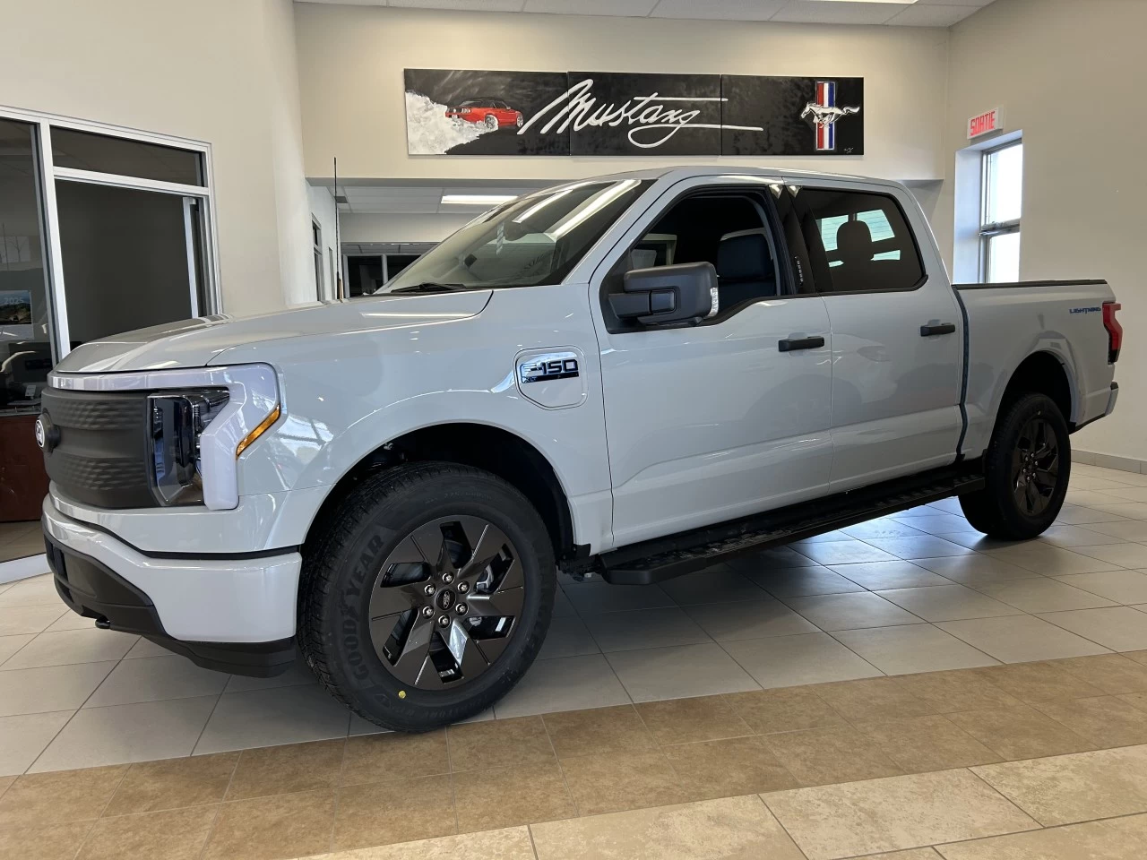 2024 Ford F-150 Lightning XLT https://www.st-norbertford.com/resize/b990ff35b810a3abc0cc817b2ca24889-1