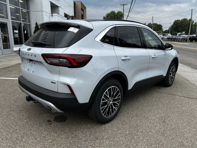 Ford Escape PHEV 2025