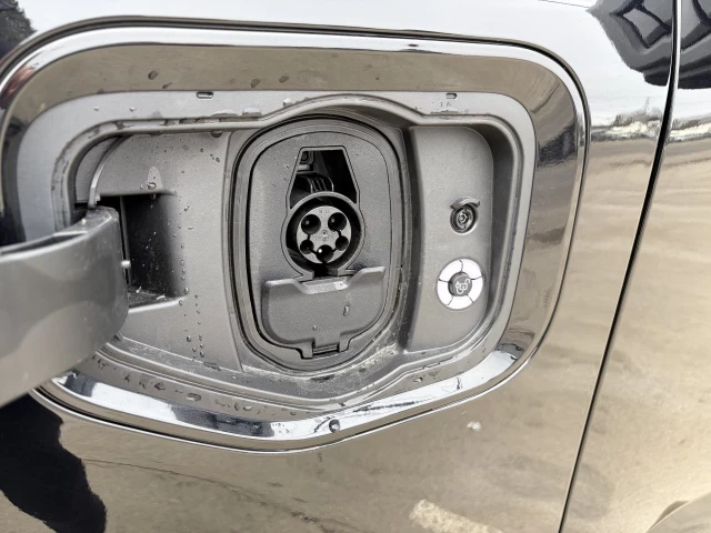 Ford F-150 Lightning FLASH 2025