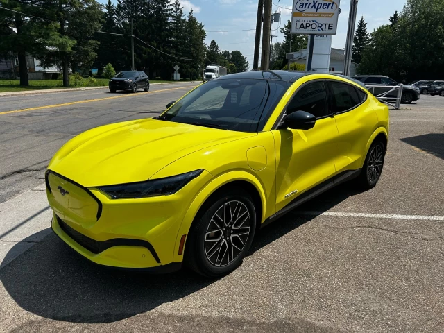 Ford Mustang Mach-E PREMIUM AWD 2025