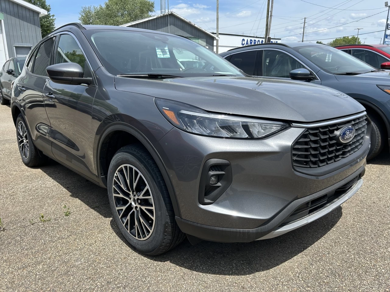 2025 Ford Escape PHEV FWD https://www.st-norbertford.com/resize/b990ff35b810a3abc0cc817b2ca24889-1