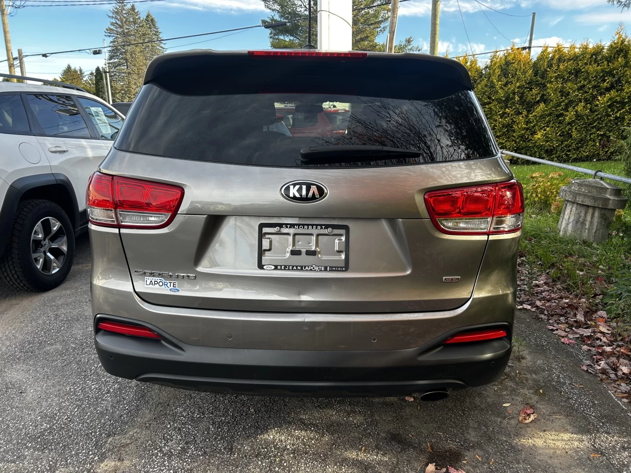 2016 Kia Sorento 2.4L LX Main Image