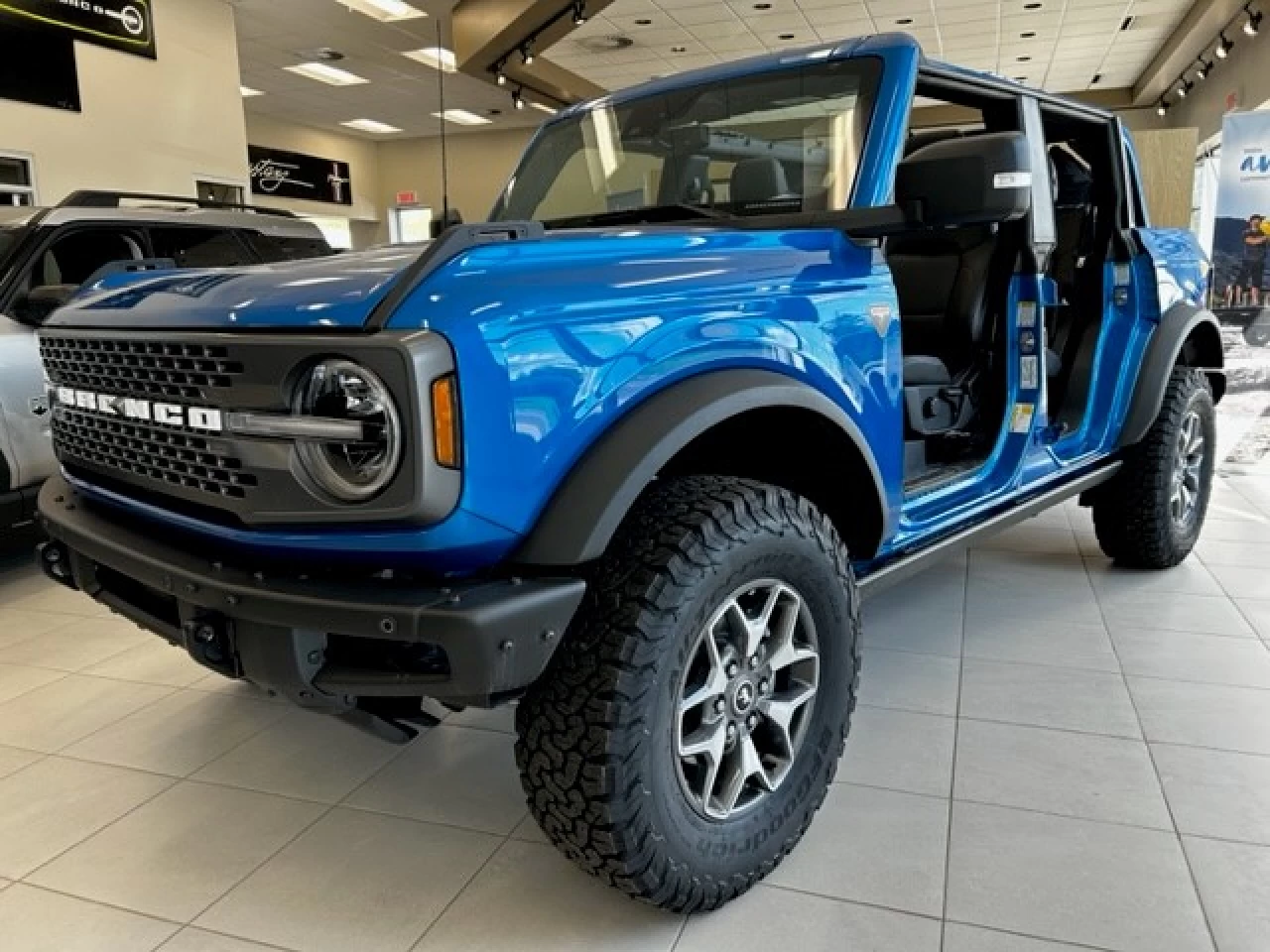 2023 Ford Bronco BADLANDS Main Image