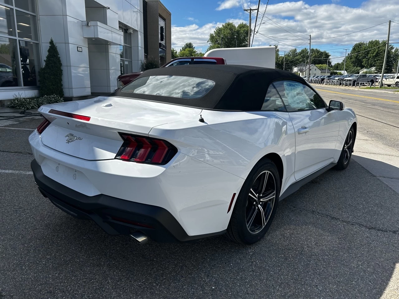 2025 Ford Mustang EcoBoost Image principale