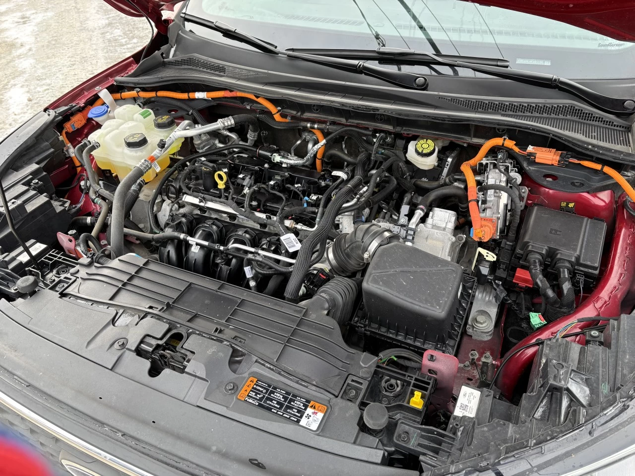 2023 Ford Escape PHEV https://www.st-norbertford.com/resize/b990ff35b810a3abc0cc817b2ca24889-1