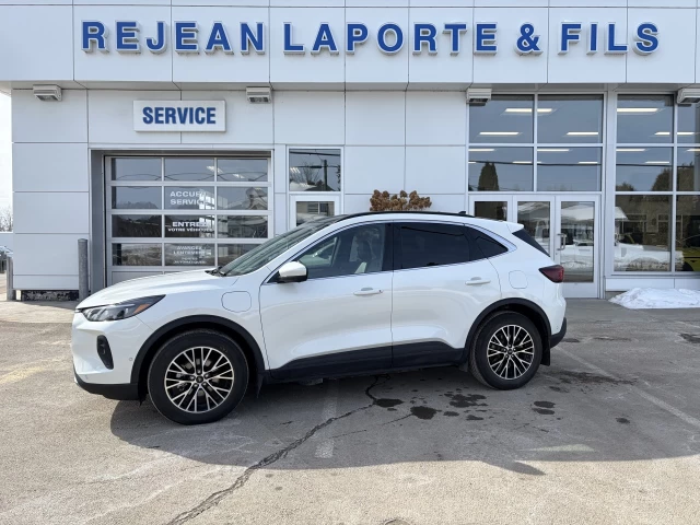 Ford Escape PHEV HAUT NIVEAU 700A TOIT PANORAMIQUE ENSEMBLE REMORQUAGE AFFICHAGE TÊTE HAUTTE 2023