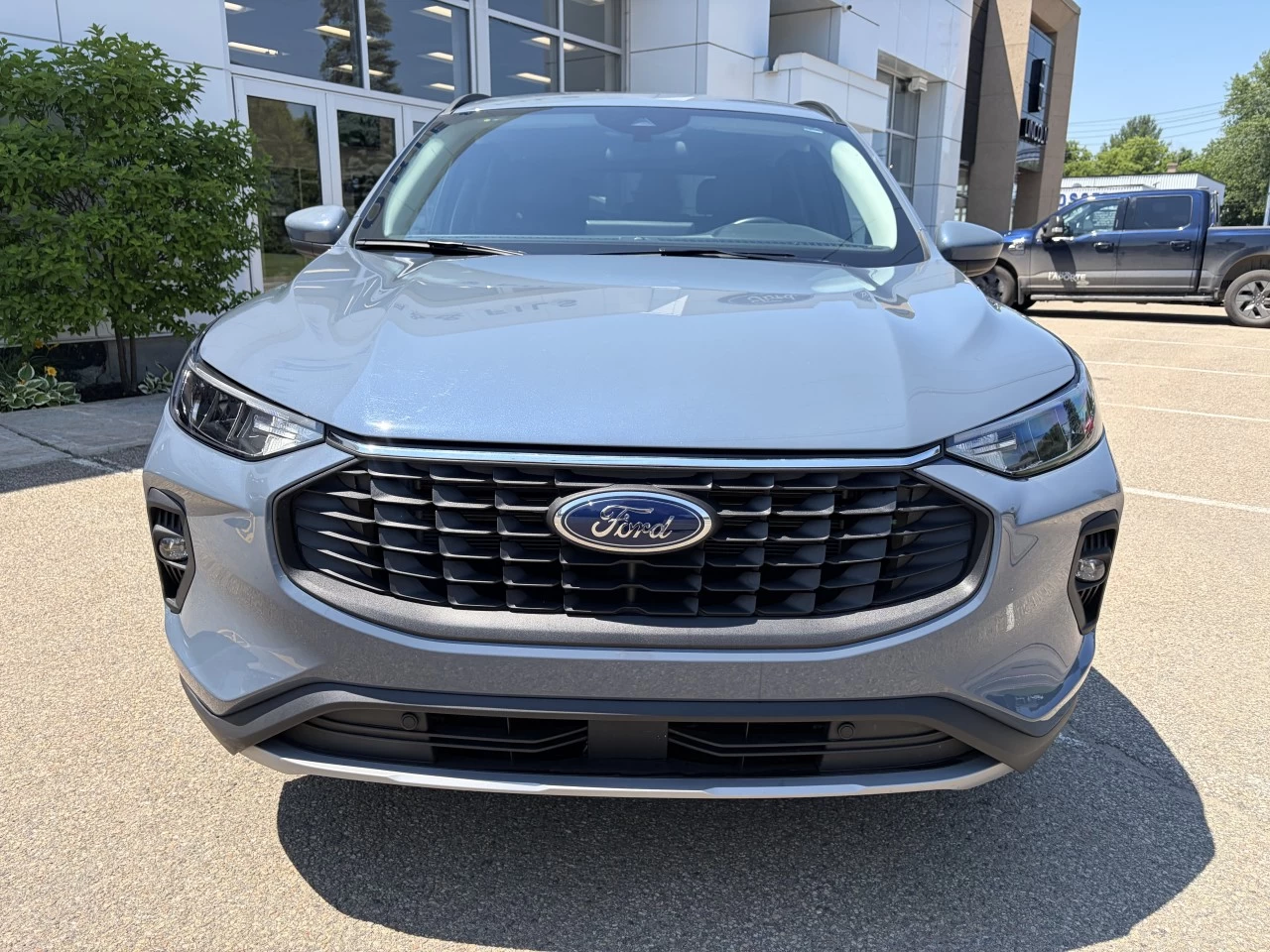 2025 Ford Escape PHEV https://www.st-norbertford.com/resize/b990ff35b810a3abc0cc817b2ca24889-1