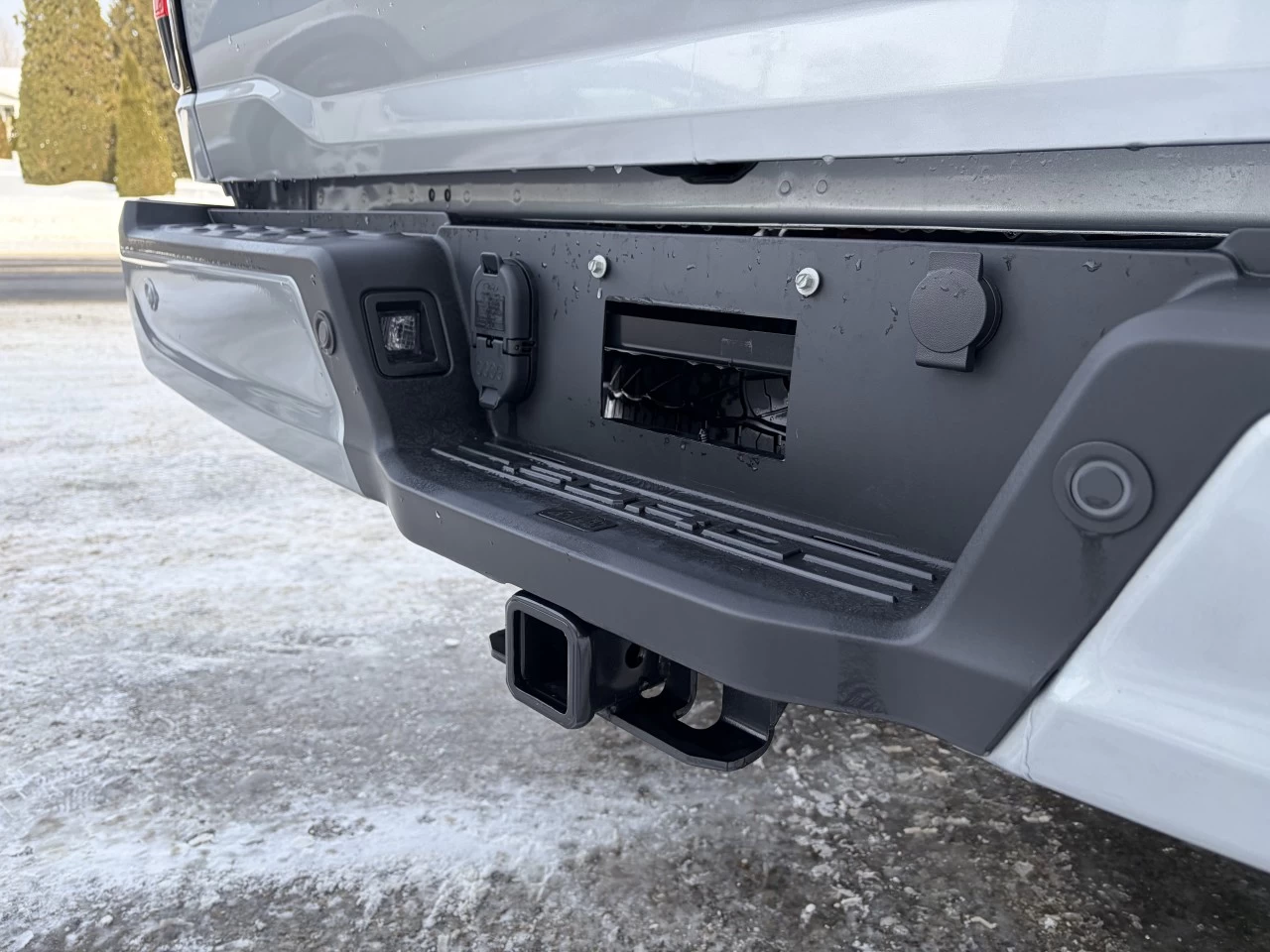 2025 Ford F-150 Lightning FLASH https://www.st-norbertford.com/resize/b990ff35b810a3abc0cc817b2ca24889-1