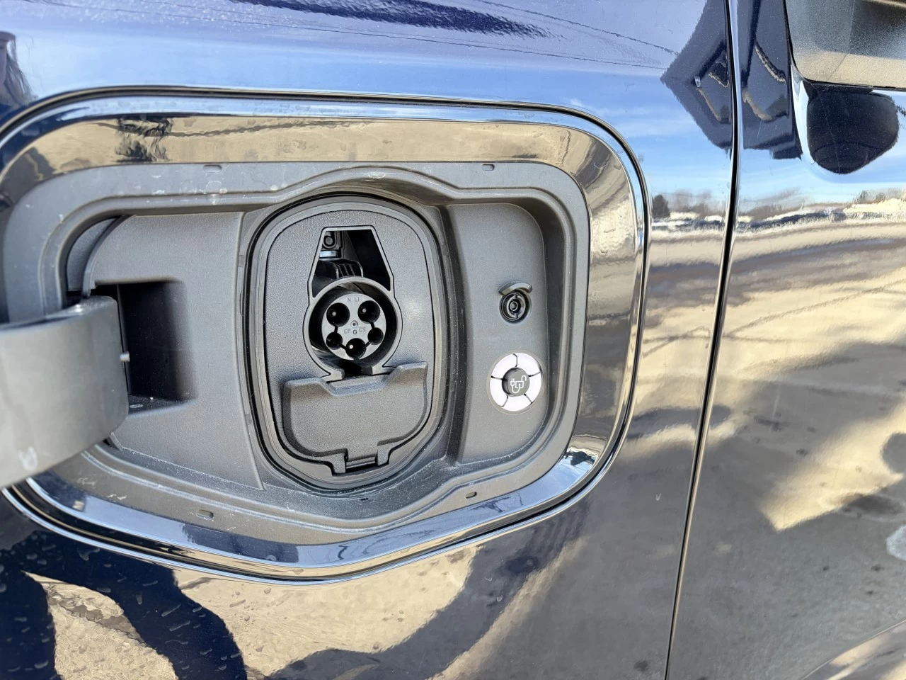 2025 Ford F-150 Lightning FLASH 312A BATTERIE LONGUE DURÉE ENSEMBLE REMORQUAGE MAX https://www.st-norbertford.com/resize/b990ff35b810a3abc0cc817b2ca24889-1