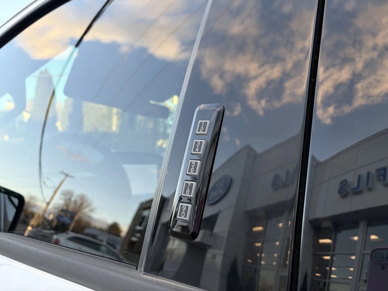 2023 Ford F-150 Lightning XLT Extended Range 131 KWH https://www.st-norbertford.com/resize/b990ff35b810a3abc0cc817b2ca24889-1