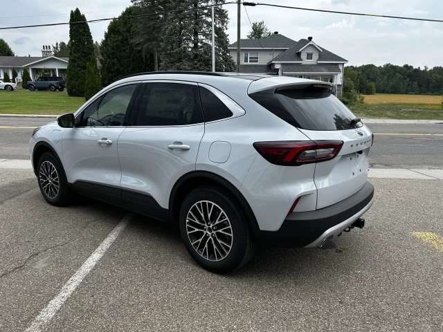 Ford Escape PHEV 2025