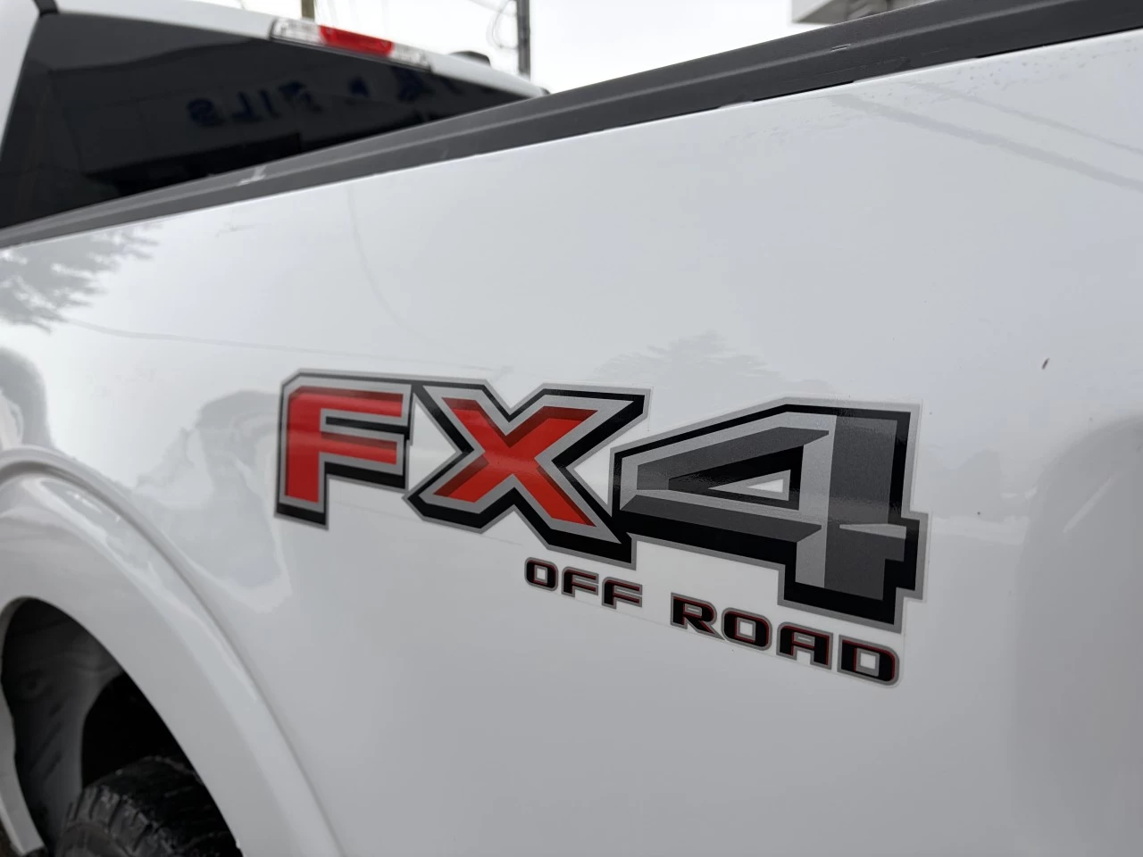 2021 Ford F-150 XLT 3.5L ECOBOOST 302A FX4 ÉCRAN 12 PO CARPLAY ANDROID AUTO SIEGES CHAUFFANTS Image principale