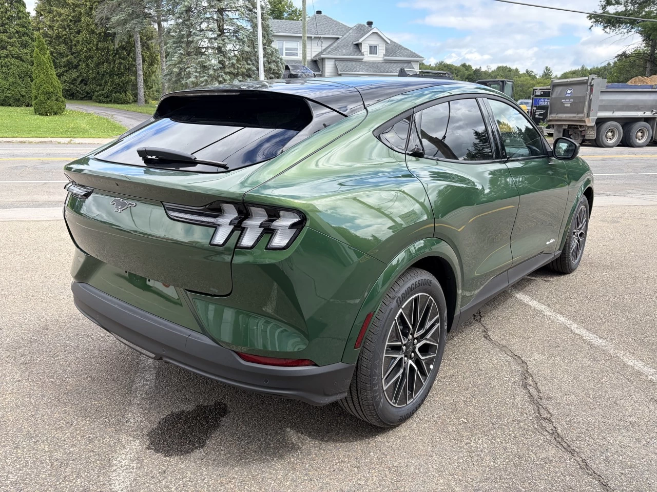 2026 Ford Mustang Mach-E PREMIUM https://www.st-norbertford.com/resize/b990ff35b810a3abc0cc817b2ca24889-1