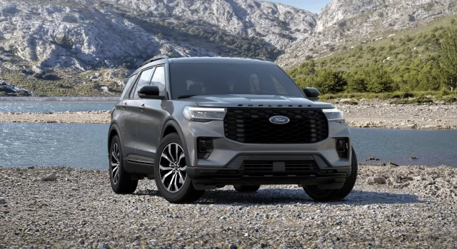 Ford Explorer ST-Line 2025