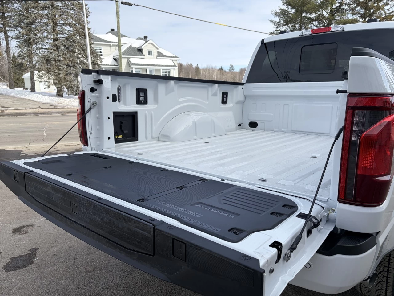 2026 Ford F-150 XLT https://www.st-norbertford.com/resize/b990ff35b810a3abc0cc817b2ca24889-1