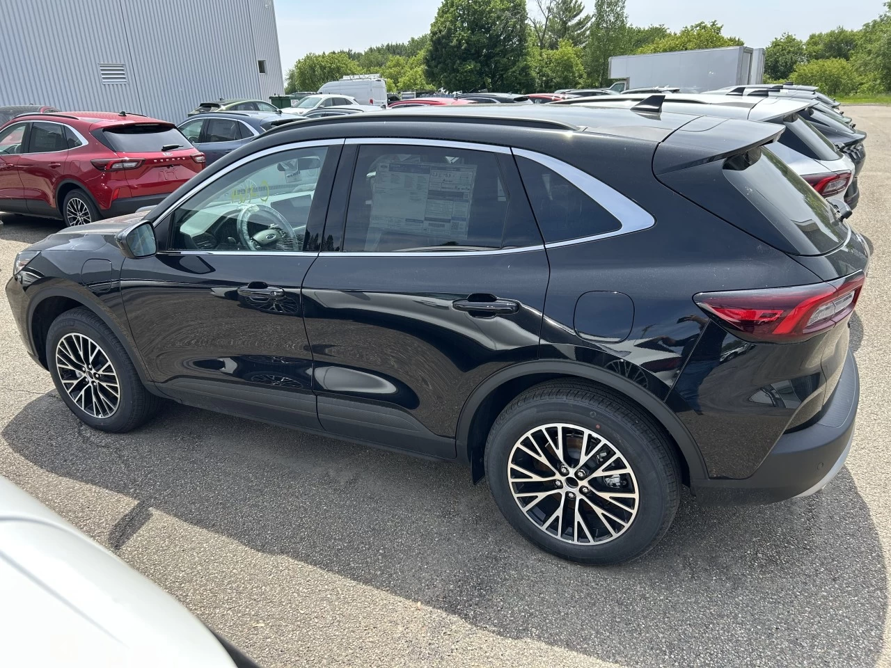 2025 Ford Escape PHEV https://www.st-norbertford.com/resize/b990ff35b810a3abc0cc817b2ca24889-1