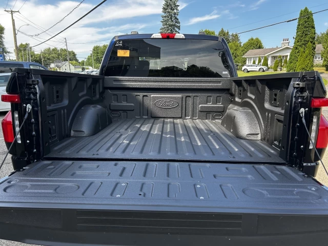 Ford F-150 Lightning XLT 2025