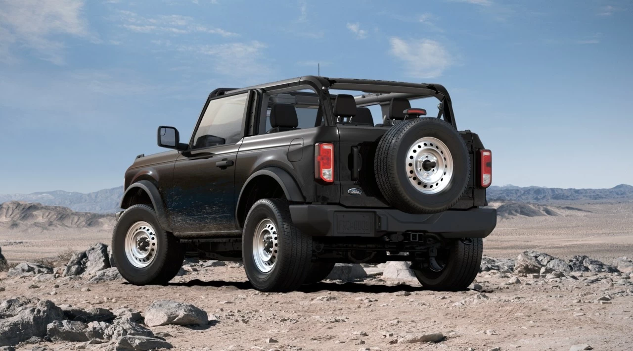 2025 Ford Bronco Base Main Image