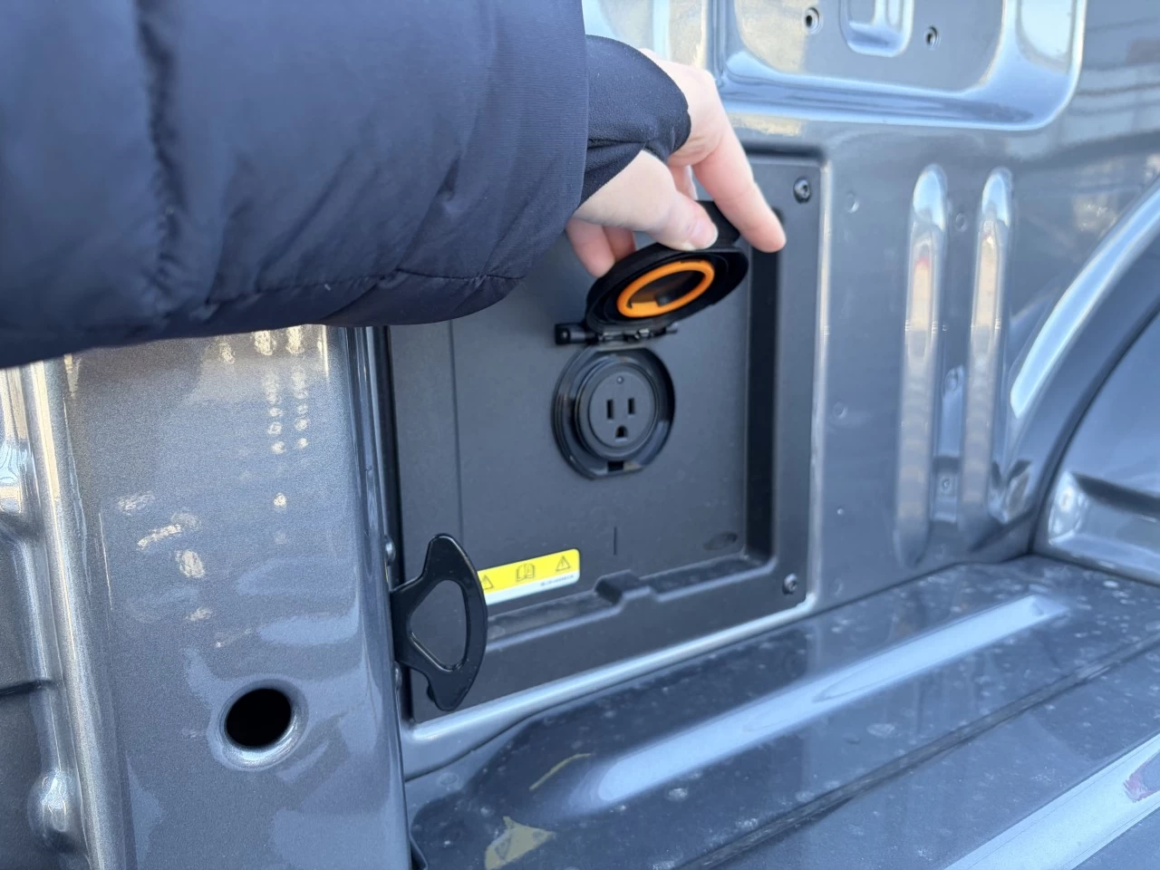 2025 Ford F-150 XLT Main Image