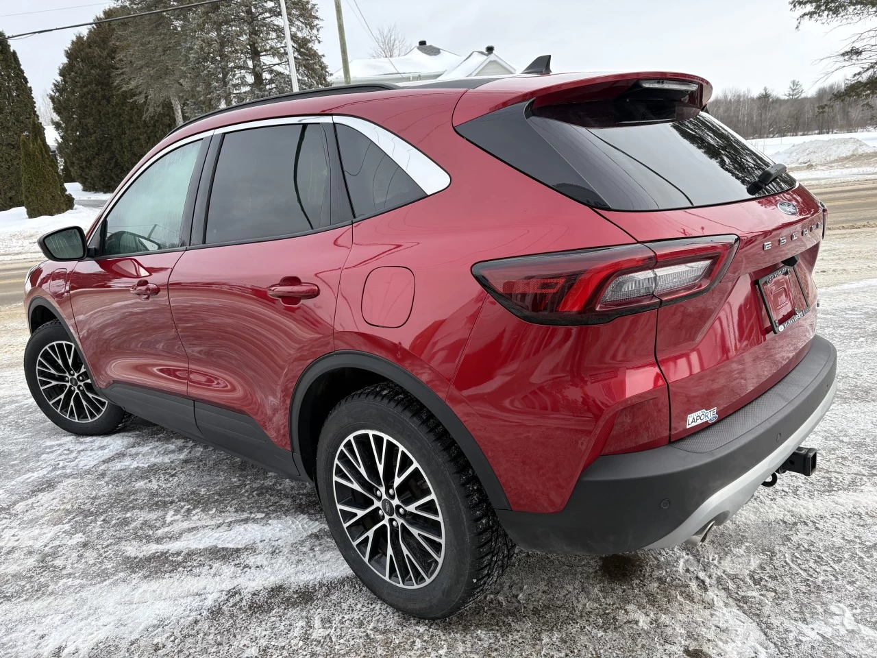 2023 Ford Escape PHEV https://www.st-norbertford.com/resize/b990ff35b810a3abc0cc817b2ca24889-1