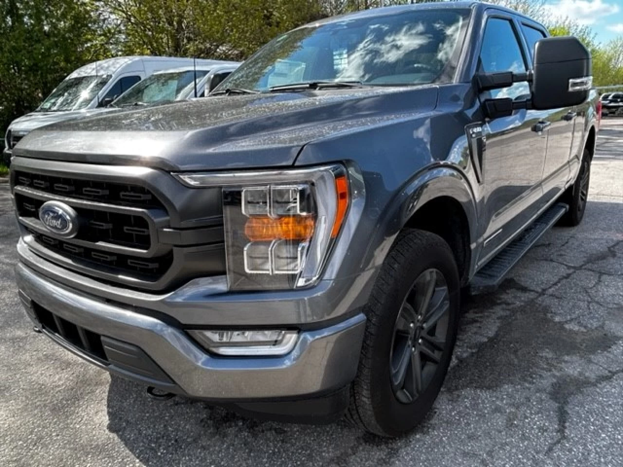 2023 Ford F-150 XLT Main Image