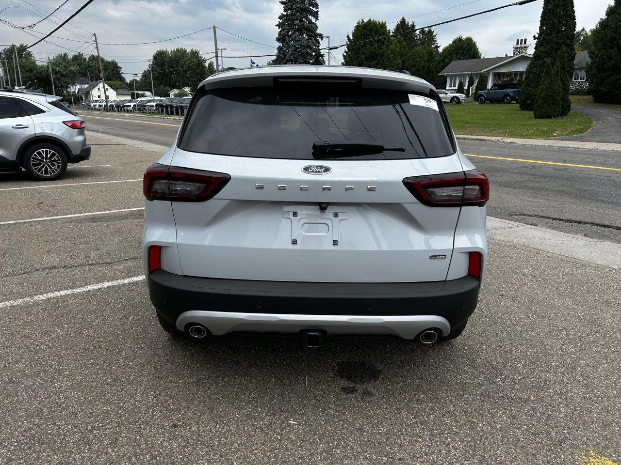 2025 Ford Escape PHEV https://www.st-norbertford.com/resize/b990ff35b810a3abc0cc817b2ca24889-1