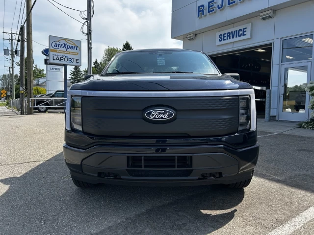 Ford F-150 Lightning XLT 2025