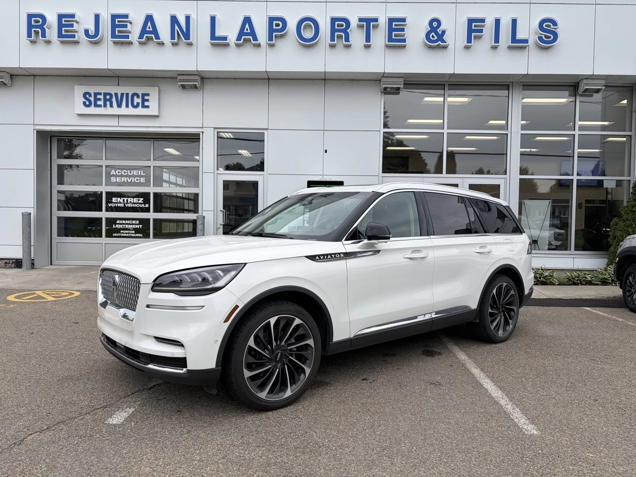 2023 Lincoln Aviator Reserve https://www.st-norbertford.com/resize/b990ff35b810a3abc0cc817b2ca24889-1