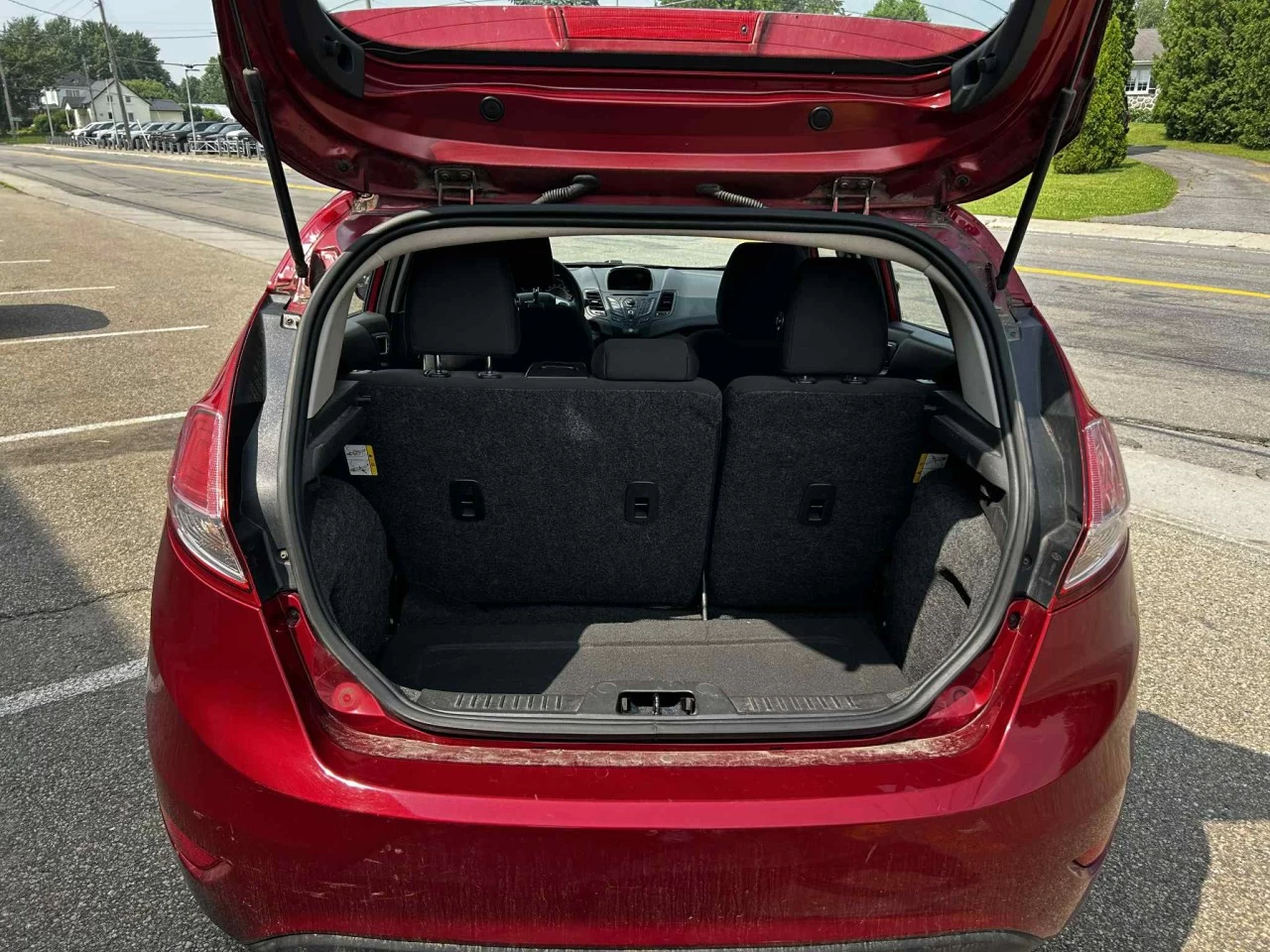 2015 Ford Fiesta SE Image principale