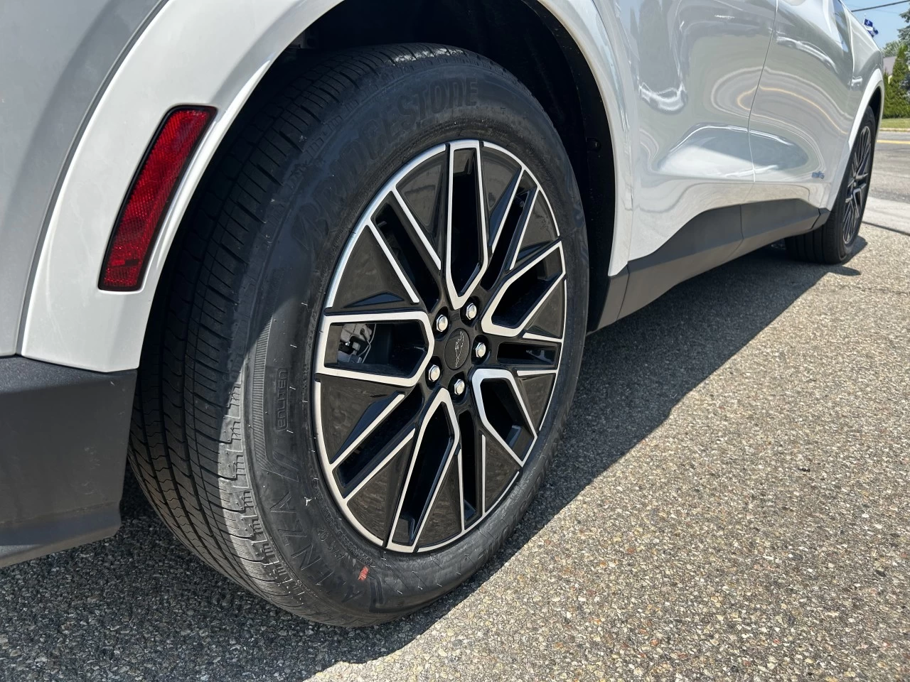 2025 Ford Mustang Mach-E PREMIUM https://www.st-norbertford.com/resize/b990ff35b810a3abc0cc817b2ca24889-1