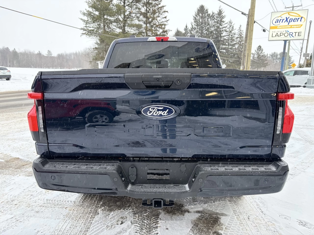 2025 Ford F-150 Lightning FLASH https://www.st-norbertford.com/resize/b990ff35b810a3abc0cc817b2ca24889-1