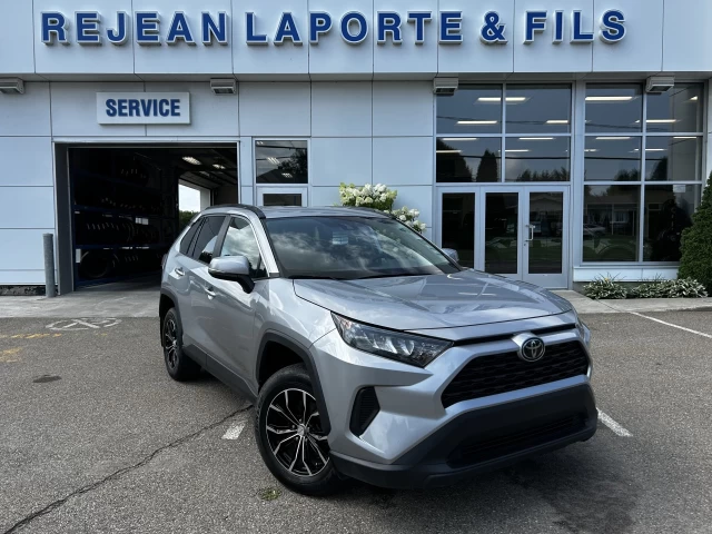 Toyota RAV4 LE 2020