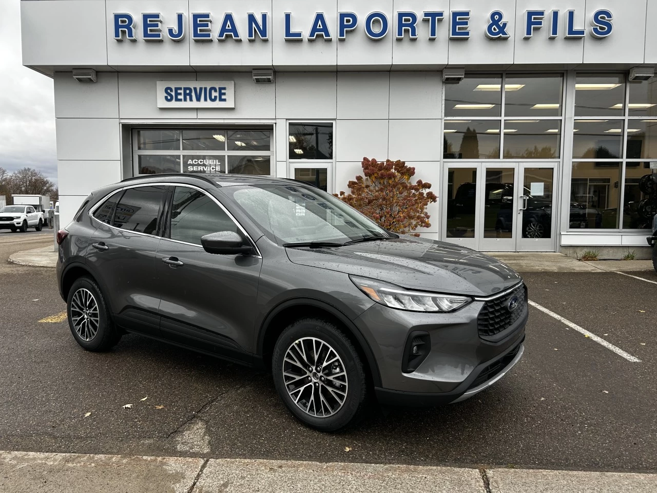 2026 Ford Escape PHEV https://www.st-norbertford.com/resize/b990ff35b810a3abc0cc817b2ca24889-1