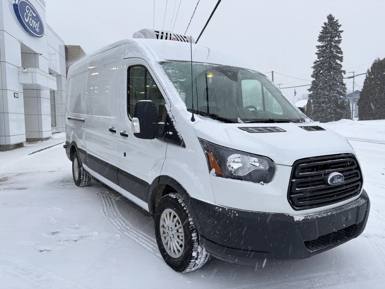 2019 Ford Transit-250 T-250 148" Med Rf 9000 GVWR Sliding RH Dr https://www.st-norbertford.com/resize/b990ff35b810a3abc0cc817b2ca24889-1