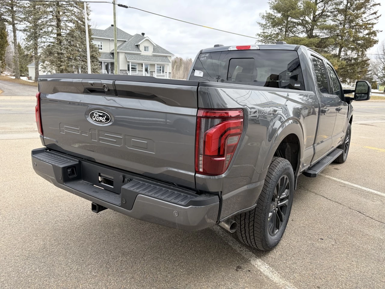 2026 Ford F-150 LARIAT https://www.st-norbertford.com/resize/b990ff35b810a3abc0cc817b2ca24889-1