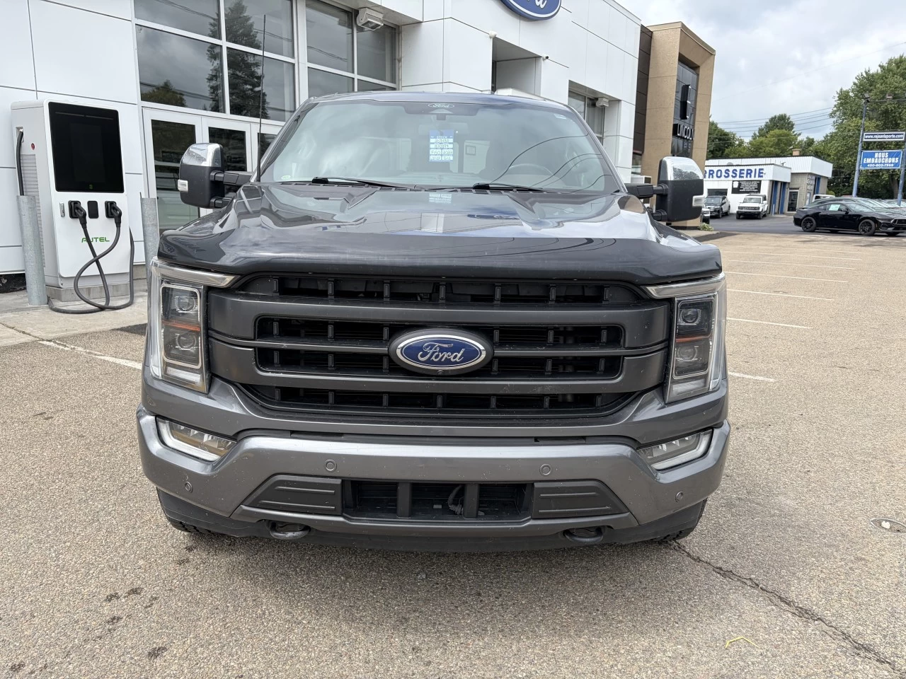 2022 Ford F-150 LARIAT https://www.st-norbertford.com/resize/b990ff35b810a3abc0cc817b2ca24889-1