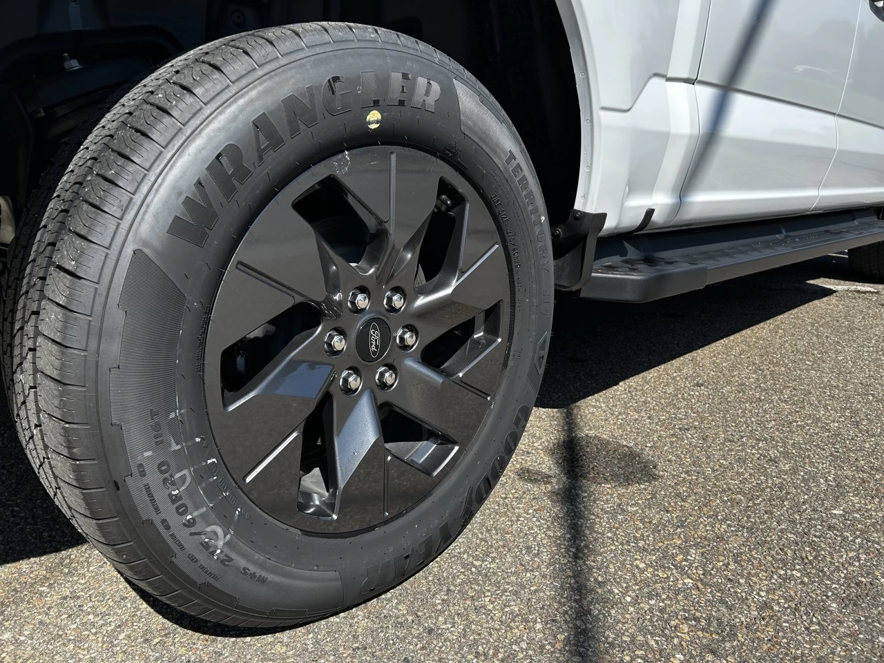 2024 Ford F-150 Lightning XLT https://www.st-norbertford.com/resize/b990ff35b810a3abc0cc817b2ca24889-1