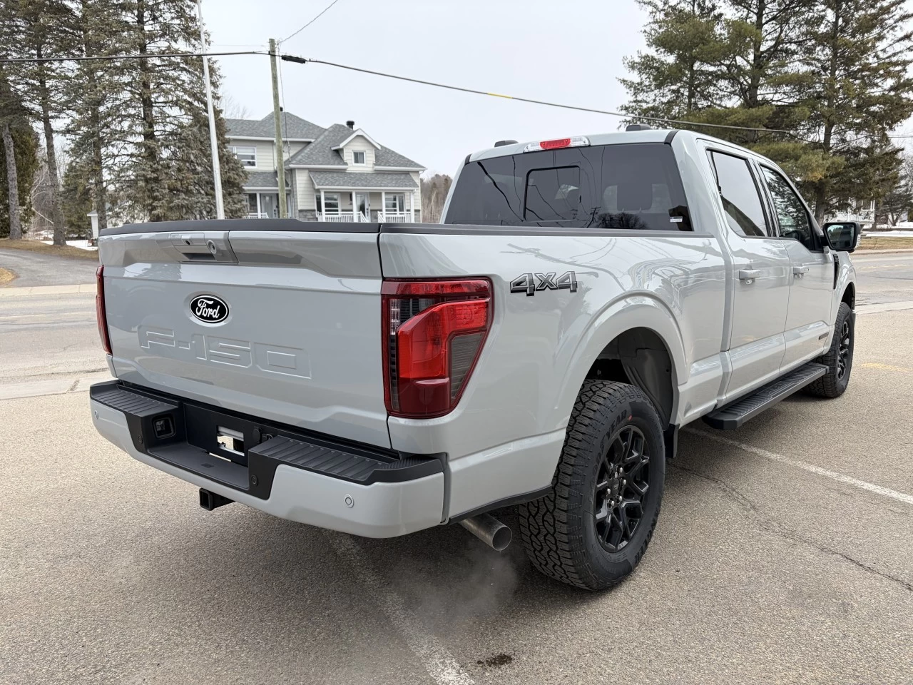 2026 Ford F-150 XLT POWERBOOST HYBRIDE 4X4 https://www.st-norbertford.com/resize/b990ff35b810a3abc0cc817b2ca24889-1