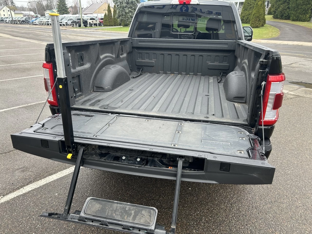 2022 Ford F-150 LARIAT Image principale