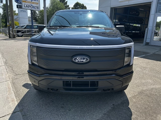 Ford F-150 Lightning  2025
