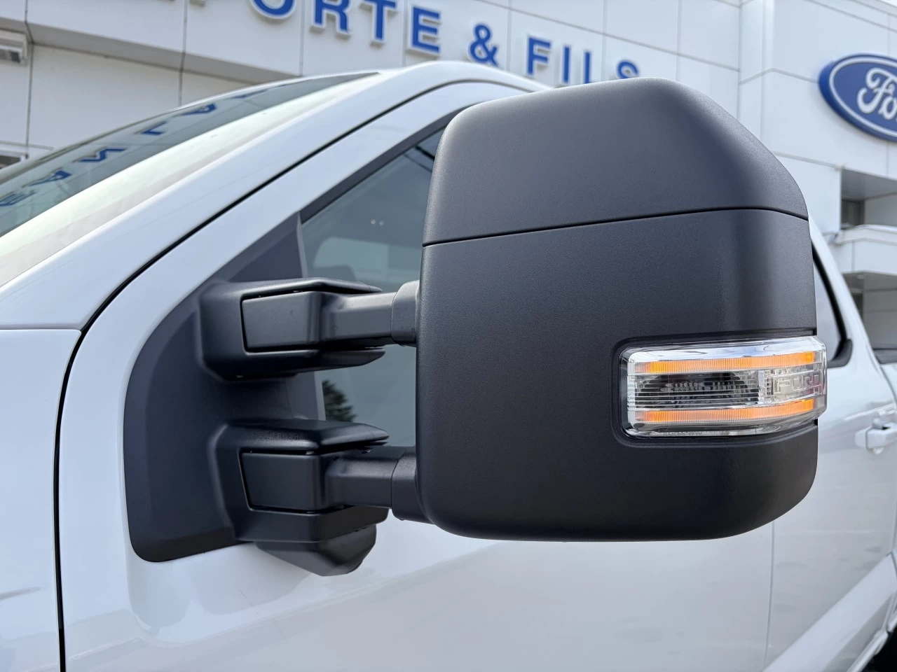 2026 Ford F-150 XLT https://www.st-norbertford.com/resize/b990ff35b810a3abc0cc817b2ca24889-1